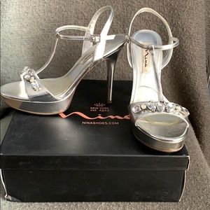 Silver Heels sz 9